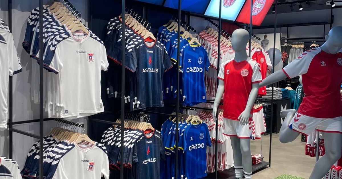 HUMMEL OPENS IN BRUUNS GALLERI Steen & Strom