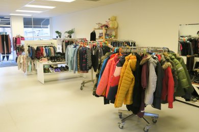 Recycling, delivery of clothes and job training in the same premises