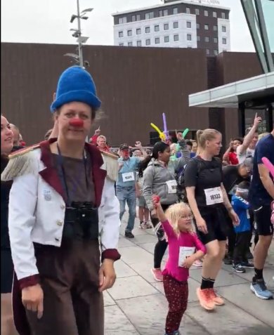 THE ANNUAL KLOVNELØB AT BRYGGEN – RUNNING FOR A CAUSE