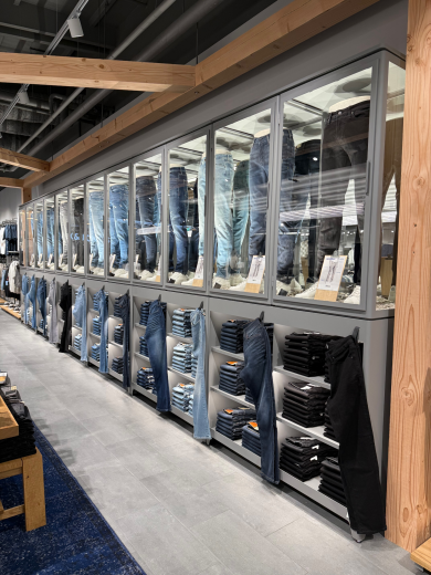 JACK & JONES LAUNCHES NEW COLLECTION – JUNIOR – AND UNVEILS REFURBISHED STORE